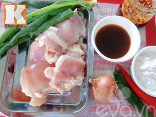 Gà xào giòn thơm ngon hấp dẫn - 1