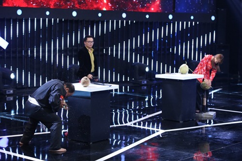 Màn lột dừa tứa máu của cô bé 16 tuổi trên truyền hình có phạm luật? - 3