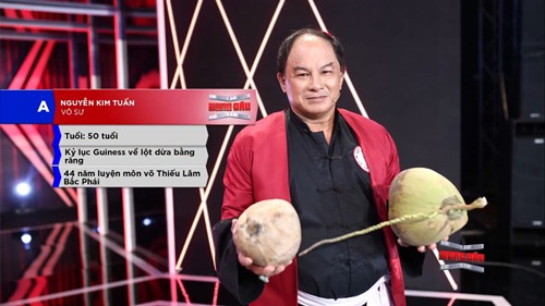 Màn lột dừa tứa máu của cô bé 16 tuổi trên truyền hình có phạm luật? - 2