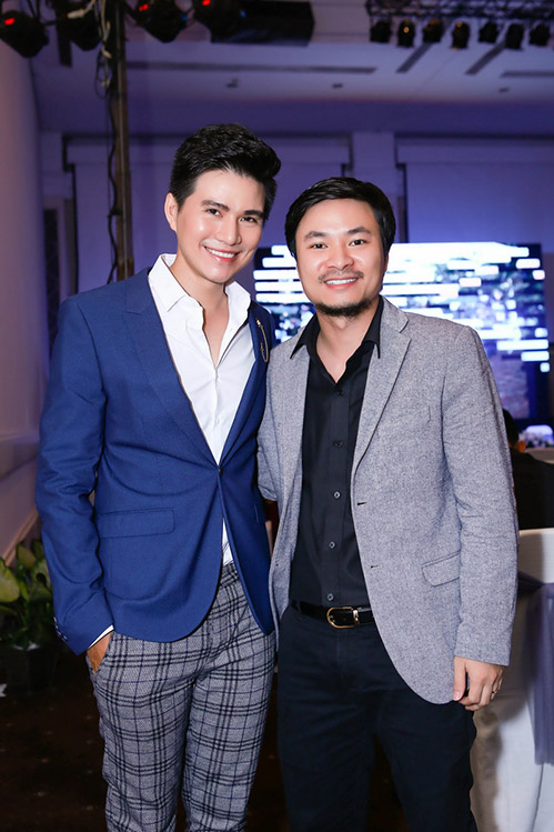 Nguyễn Phi Hùng quot;đọquot; vẻ bảnh bao bên Vũ Mạnh Cường - 4