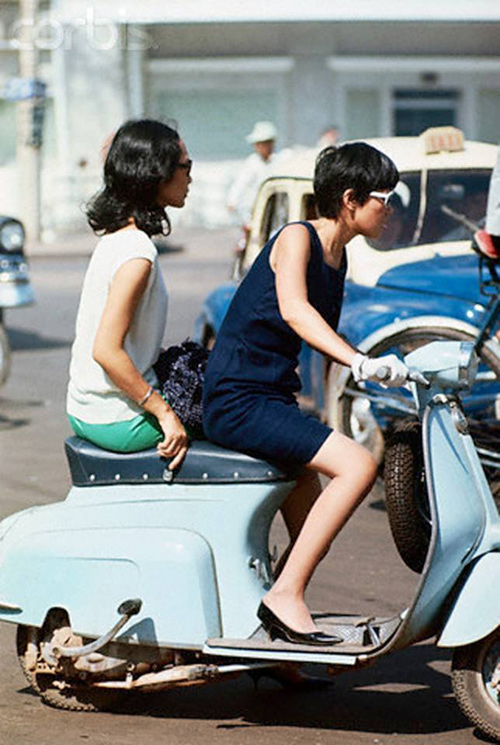Váy ngắn sexy đến ngỡ ngàng của phụ nữ Sài Gòn xưa - 9