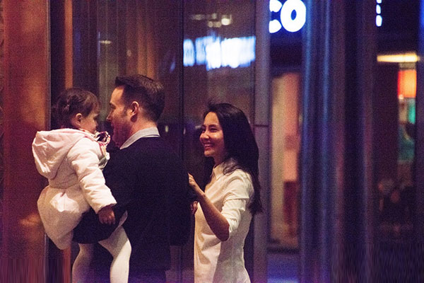 Vợ cũ Ngô Kỳ Long ngọt ngào bên chồng ngoại quốc - 3