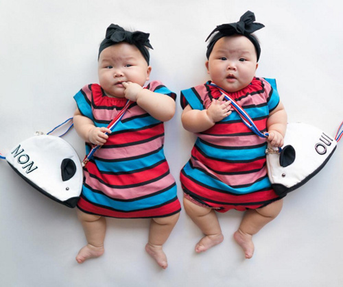 Ảnh mới của cặp sinh đôi ú na ú nần: Càng ngắm càng yêu! - 14