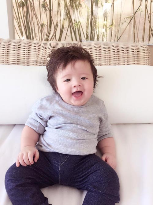 Ngọc Quyên khoe quot;nụ cười không răngquot; của con trai - 11