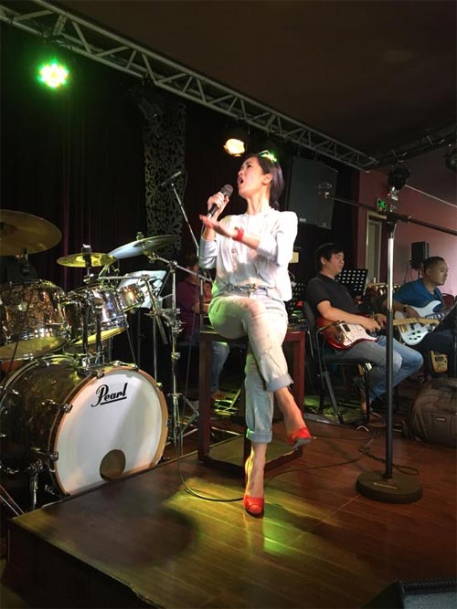 Ngọc Quyên khoe quot;nụ cười không răngquot; của con trai - 12