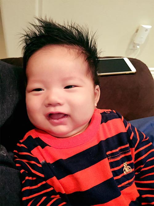 Ngọc Quyên khoe quot;nụ cười không răngquot; của con trai - 2