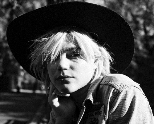 Nhan sắc tình đồng giới của sao nữ Chạng vạng - 8