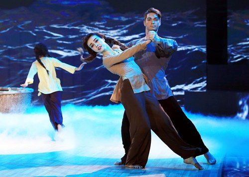 Hồng Quế, Jennifer Phạm khóc như mưa trên sân khấu - 6