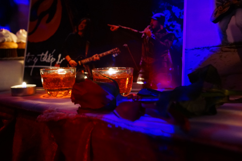 Nến rực sáng đêm sinh nhật Bức Tường quot;nhớquot; Trần Lập - 13