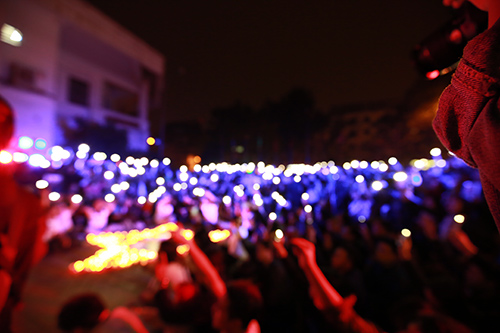 Nến rực sáng đêm sinh nhật Bức Tường quot;nhớquot; Trần Lập - 11