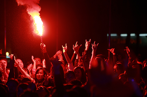 Nến rực sáng đêm sinh nhật Bức Tường quot;nhớquot; Trần Lập - 12