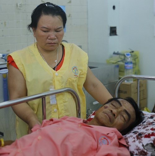 Ông Huỳnh Văn Nén đã đi lại, ăn uống được - 2