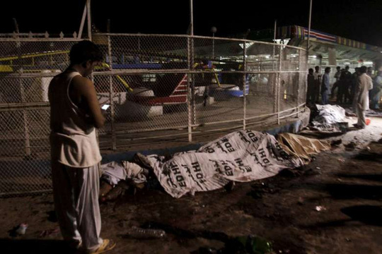 Đánh bom tự sát kinh hoàng, hơn 360 người thương vong - 2