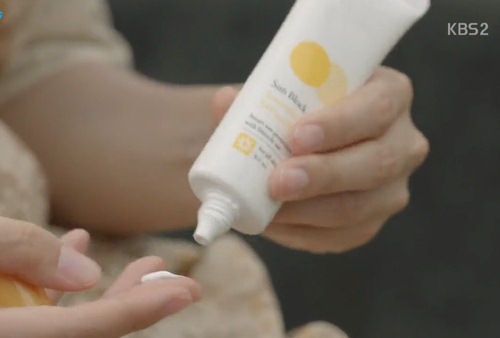 3 mỹ phẩm lên cơn sốt vì  Hậu duệ Mặt Trời - 4