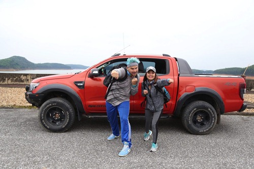 Hài hước với hình ảnh Tiến Đạt - Lincoln cưỡi xế cổ bé tí teo - 3