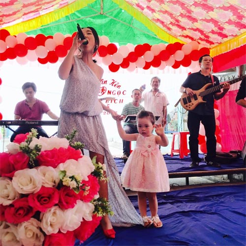 HH Diễm Hương nấu ăn giỏi từ khi có con - 11