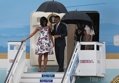 Váy của phu nhân Obama lại quot;cháyquot; hàng - 3