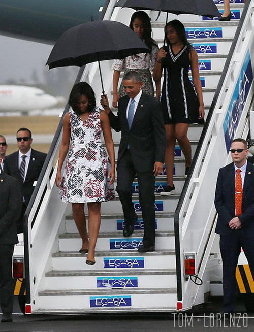 Váy của phu nhân Obama lại quot;cháyquot; hàng - 4