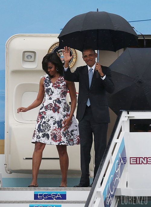 Váy của phu nhân Obama lại quot;cháyquot; hàng - 2