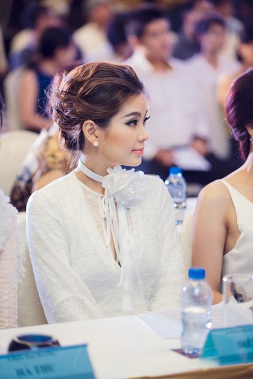Á hậu Diễm Trang tắm sữa chua để da như em bé khi bầu bí - 5