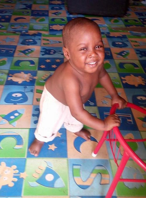 Hình ảnh mập mạp của em bé từng bị bỏ đói chấn động thế giới - 2