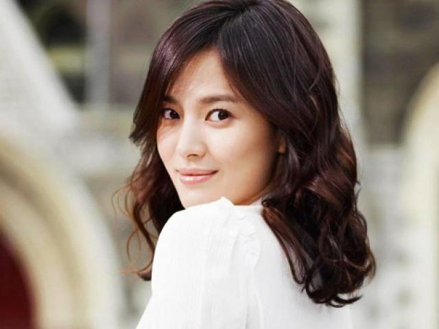 Không lẽ tôi lại thua gái già?