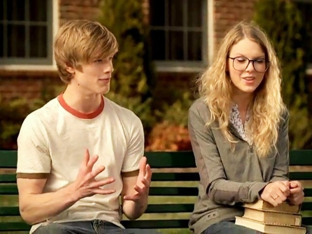 Gặp lại tình cũ của Taylor Swift trên màn ảnh rộng dịp Tết 2017