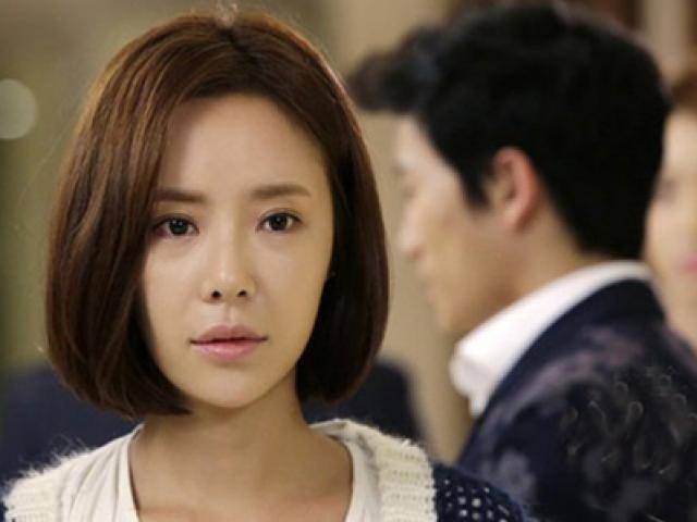 Chết lặng khi nhìn phong bì thưởng Tết của chồng: tất cả chỉ là dối trá