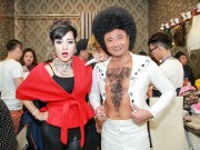 Giải trí - Gala Cười 2017: Thúy Nga trợn tròn mắt khi Tự Long phanh ngực đầy lông