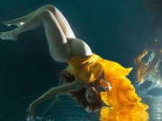 Bà bầu - Ngắm trọn bộ ảnh mang thai đôi gợi cảm, nóng bỏng của nữ ca sĩ Beyonce