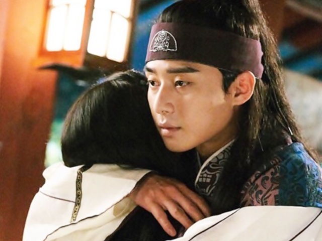 Hwarang tập 15: Thoát họa diệt thân, Park Seo Joon chịu nói lời yêu với Go Ara