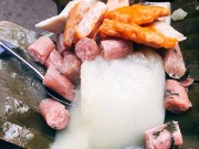 Bếp Eva - Ngày trở gió, chiều đói bụng, đi ăn ngay hàng bánh giò nóng hổi, đầy ắp giò chả ở Hà Nội