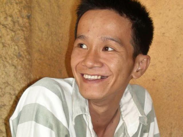 Nụ cười khó hiểu của nghi can vụ cô gái chết lõa thể trong bao tải