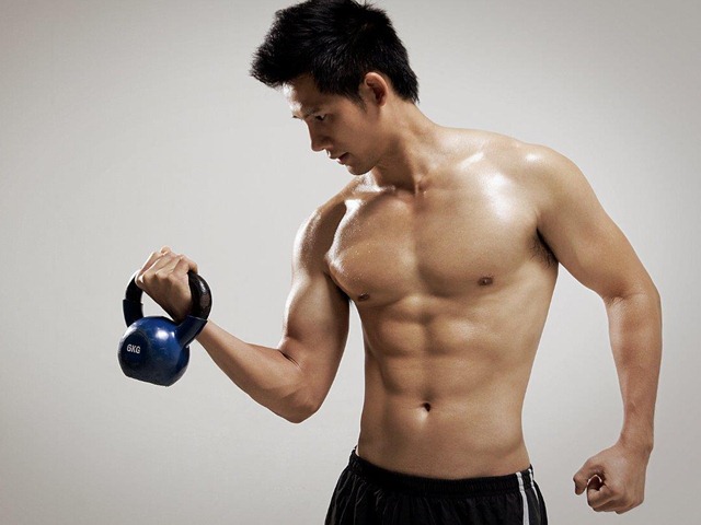 Đàn ông càng ham tập gym càng dễ ế vợ