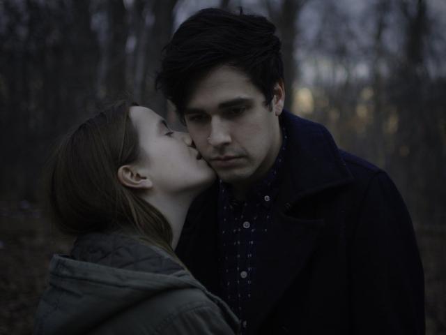 Dứt tình 1 năm, cặp đôi gây sốt với bộ ảnh hậu chia tay