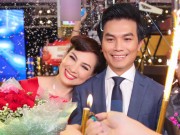 Giải trí - Mạnh Quỳnh xúc động khi được fan tổ chức sinh nhật sớm cùng "người tình" Phi Nhung