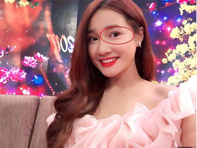 Cư dân mạng bóc mẽ bộ phận già trước tuổi của Nhã Phương, Hoàng Yến Chi Bi