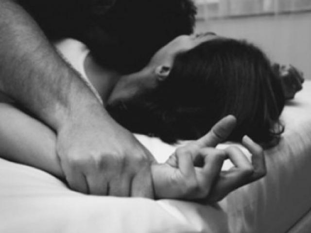 Chồng thô bạo trong phòng ngủ, vừa sợ vừa vẫn yêu chồng