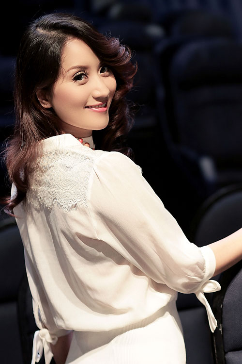 Quyến rũ như Khánh Thi - 2