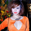 Làm đẹp - Nóng bỏng cùng son cam