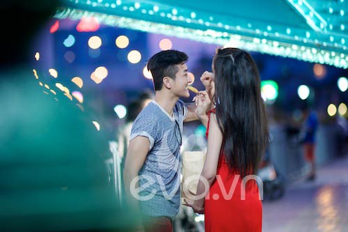 Bắt gặp quot;giai lạquot; vuốt tóc Diễm Hương - 3