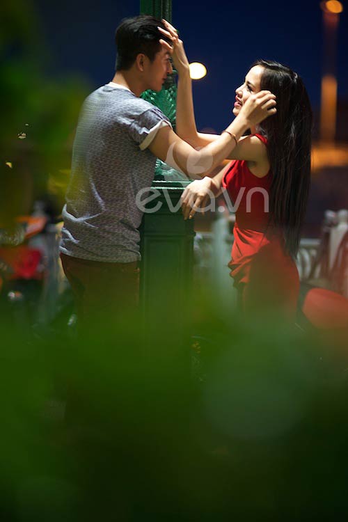 Bắt gặp quot;giai lạquot; vuốt tóc Diễm Hương - 7