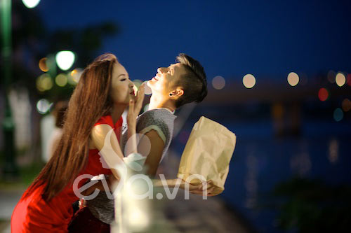 Bắt gặp quot;giai lạquot; vuốt tóc Diễm Hương - 10