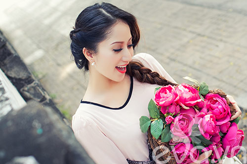 Khánh Thi ngày càng trẻ đẹp - 10