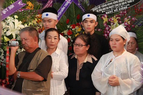 Bạn già tiễn Hồ Kiểng về cõi thiên thu - 1