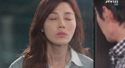 Những nụ hôn gián tiếp ấn tượng trên màn ảnh Hàn - 5