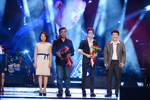 Bị đình chỉ, Bùi Anh Tuấn vẫn dự BHYT - 1