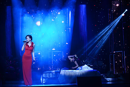 Bị đình chỉ, Bùi Anh Tuấn vẫn dự BHYT - 12