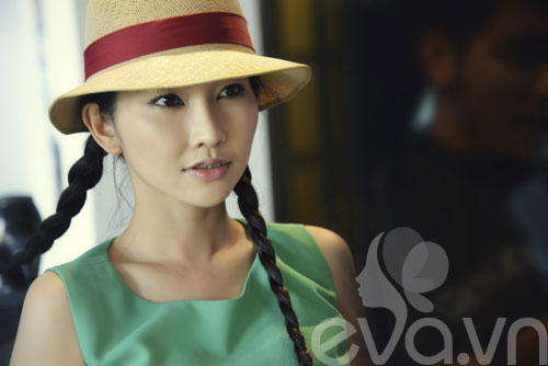 Kim Hiền tự tin khoe quot;xế hộpquot; mui trần - 8