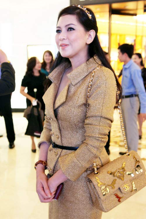 Gu thời trang xa xỉ của mẹ chồng Hà Tăng - 4